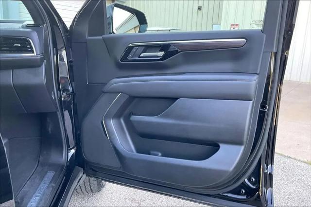 2025 Chevrolet Suburban 4WD Z71