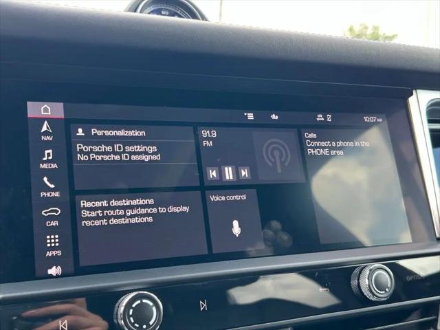 2023 Porsche Macan T