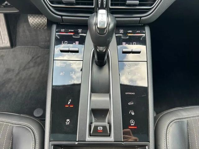 2023 Porsche Macan T