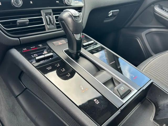 2023 Porsche Macan T