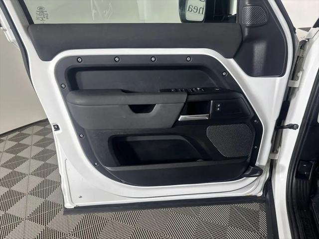 2022 Land Rover Defender 110 Standard