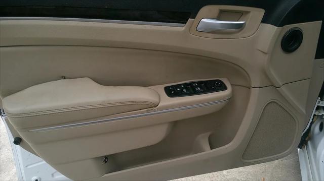 2013 Chrysler 300 Motown