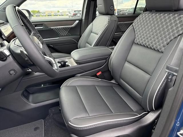 2026 GMC Acadia Denali AWD