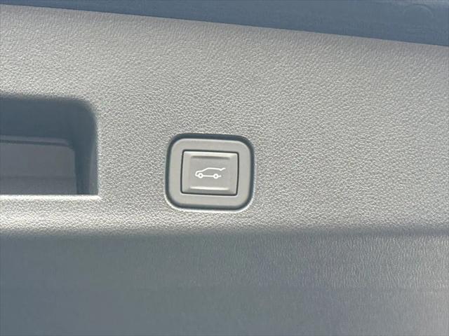 2026 GMC Acadia Denali AWD