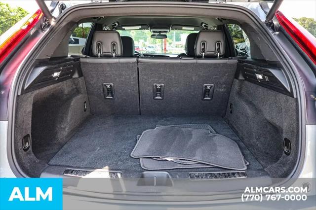 2025 Cadillac XT4 FWD Premium Luxury