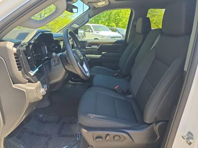 2025 GMC Sierra 1500 4WD Crew Cab Short Box Elevation with 3VL