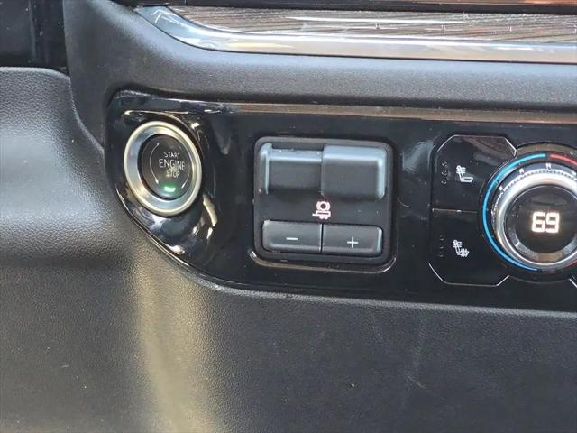 2025 GMC Sierra 1500 4WD Crew Cab Short Box Elevation with 3VL