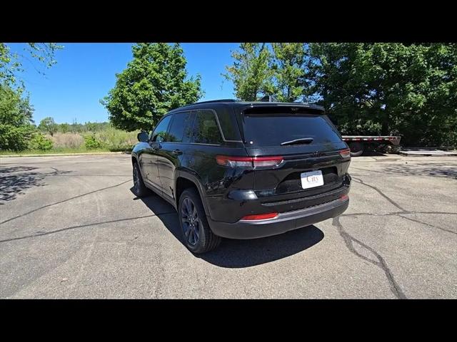 2026 Jeep Grand Cherokee 85th Anniversary Edition