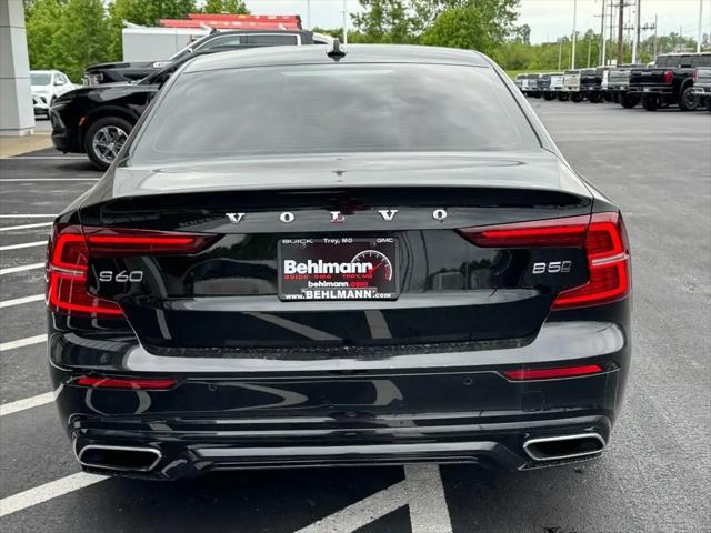 2022 Volvo S60 B5 Momentum
