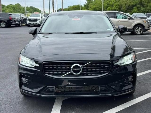 2022 Volvo S60 B5 Momentum