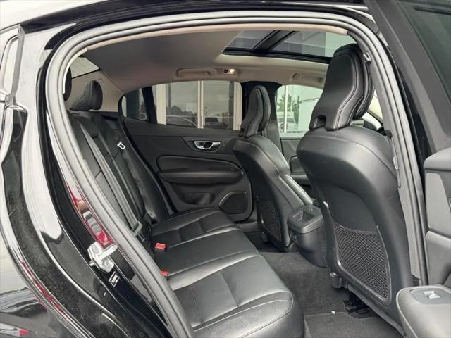 2022 Volvo S60 B5 Momentum
