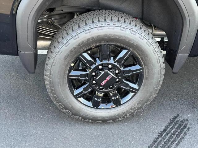2026 GMC Sierra 2500HD Crew Cab, Standard Bed, AT4, 4WD