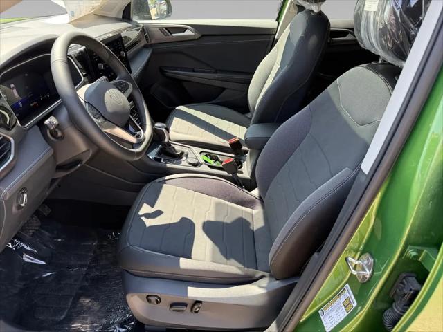 2026 Volkswagen Taos SE Black
