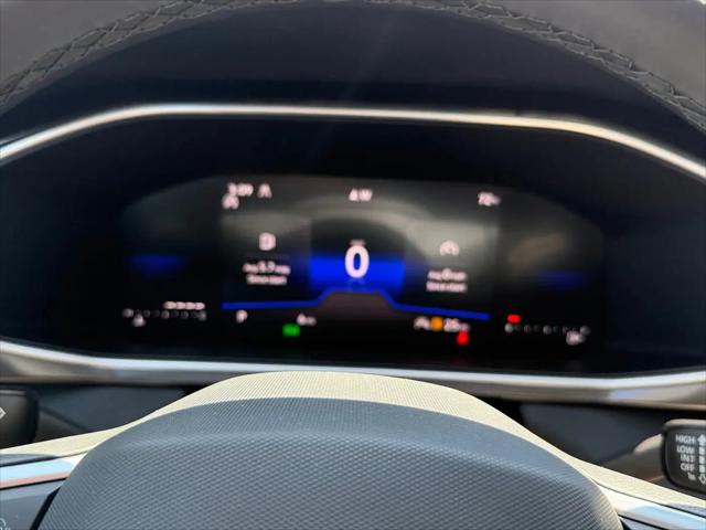 2026 Volkswagen Taos SE Black