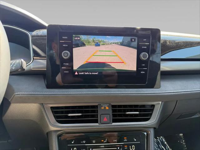 2026 Volkswagen Taos SE Black