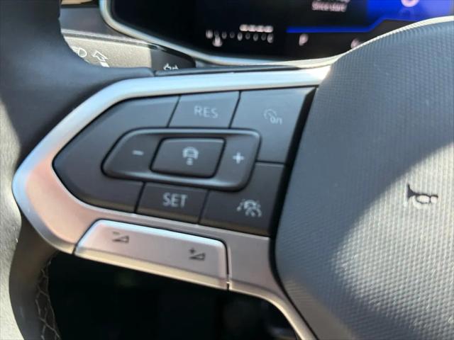 2026 Volkswagen Taos SE Black