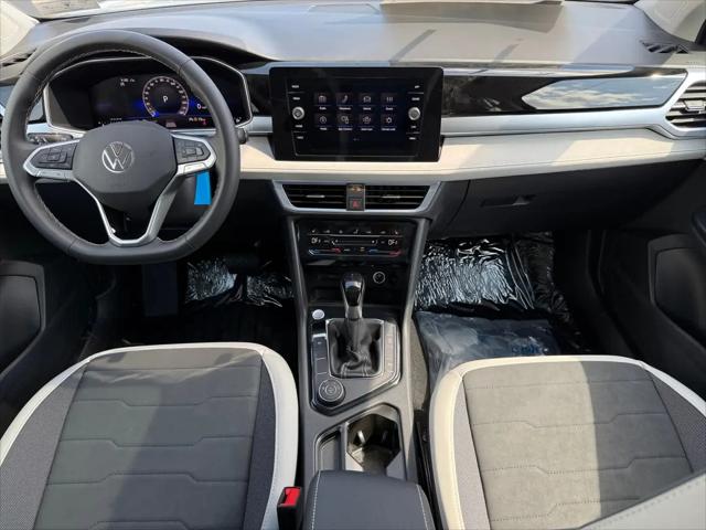 2026 Volkswagen Taos SE