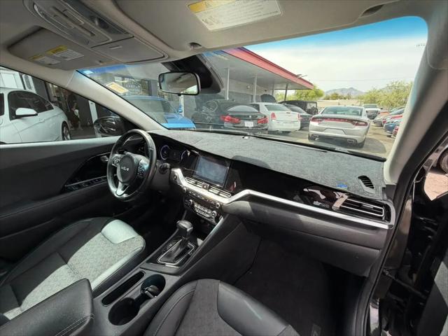 2022 Kia Niro LXS SE