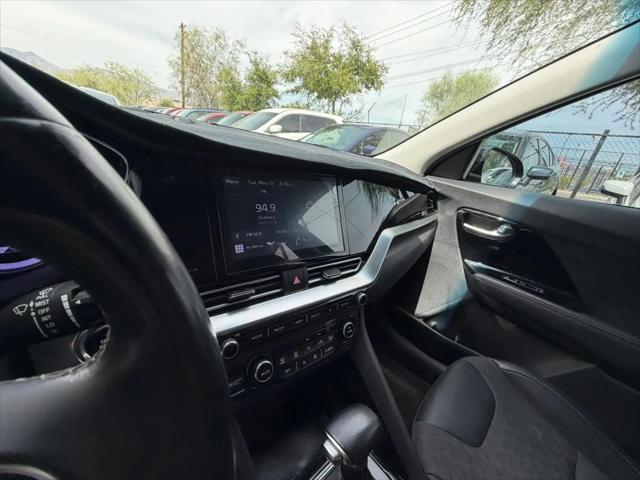 2022 Kia Niro LXS SE