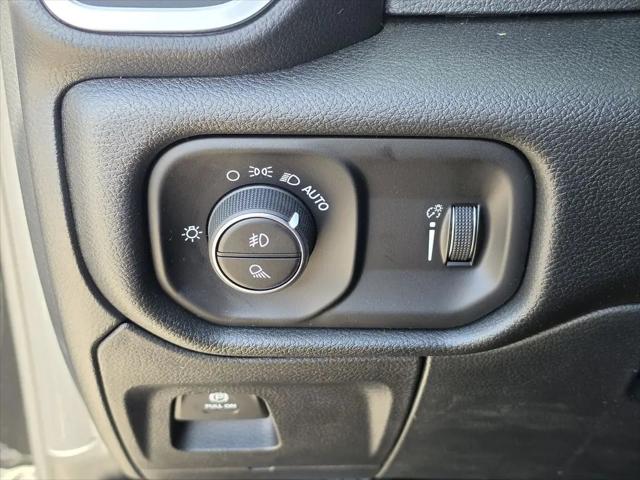 2026 Ram 1500 Express Crew Cab 4x4 57 Box