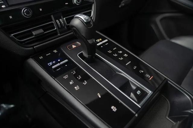 2023 Porsche Macan T