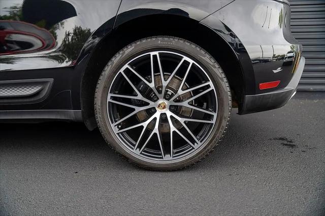 2023 Porsche Macan T