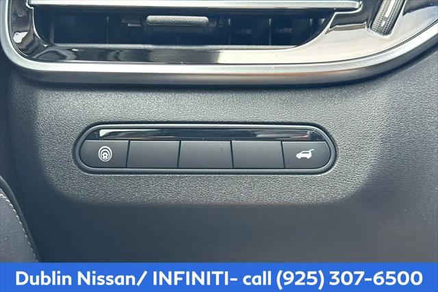 2027 INFINITI QX60 PURE