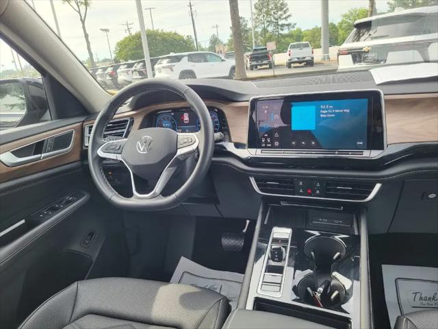 2026 Volkswagen Atlas SE with Technology