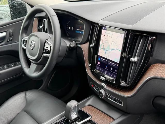 2023 Volvo XC60 B5 Plus Dark Theme