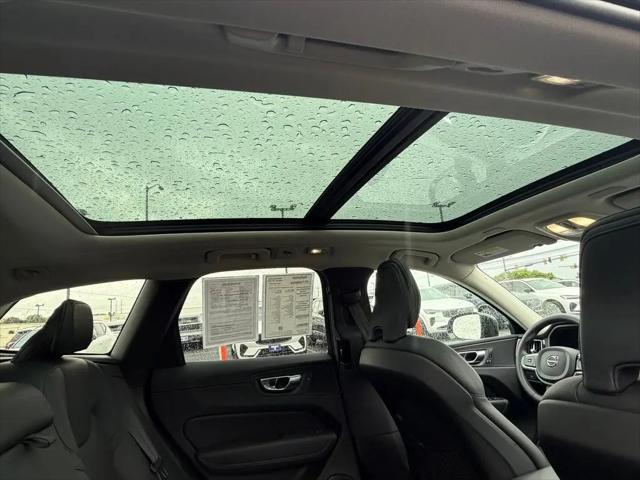 2023 Volvo XC60 B5 Plus Dark Theme