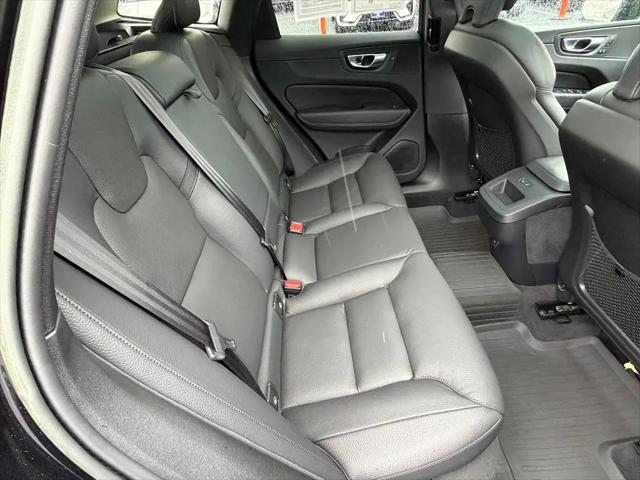 2023 Volvo XC60 B5 Plus Dark Theme
