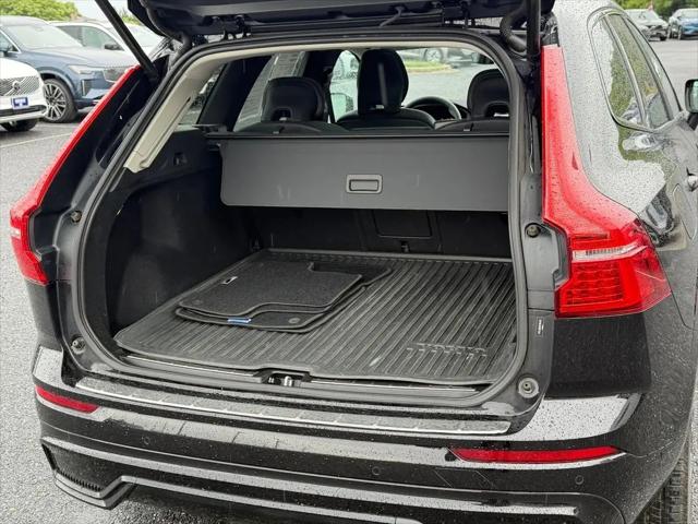 2023 Volvo XC60 B5 Plus Dark Theme
