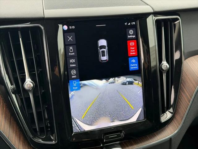 2023 Volvo XC60 B5 Plus Dark Theme