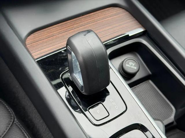 2023 Volvo XC60 B5 Plus Dark Theme
