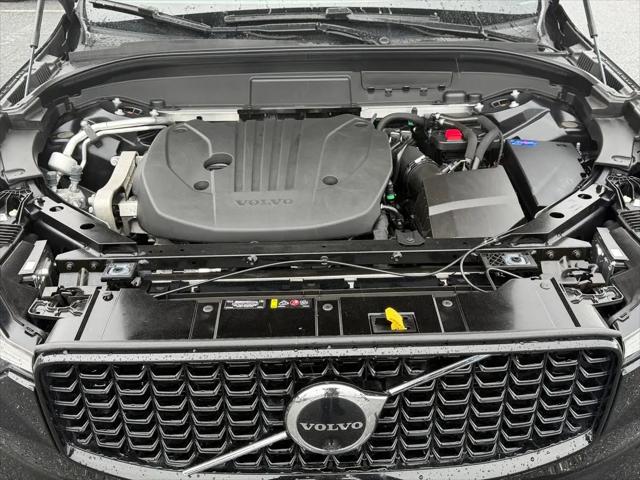 2023 Volvo XC60 B5 Plus Dark Theme