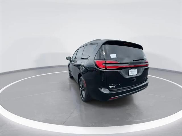 2027 Chrysler Pacifica Limited