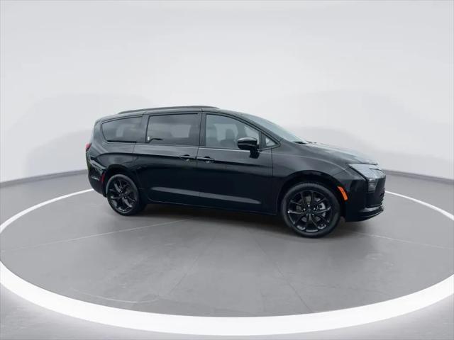 2027 Chrysler Pacifica Limited
