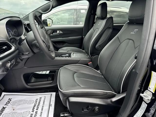2027 Chrysler Pacifica Limited