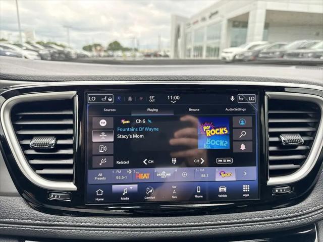 2027 Chrysler Pacifica Limited