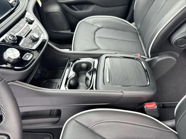 2027 Chrysler Pacifica Limited