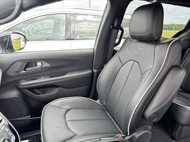 2027 Chrysler Pacifica Limited