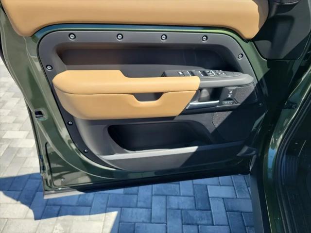 2026 Land Rover Defender P400 X-Dynamic SE