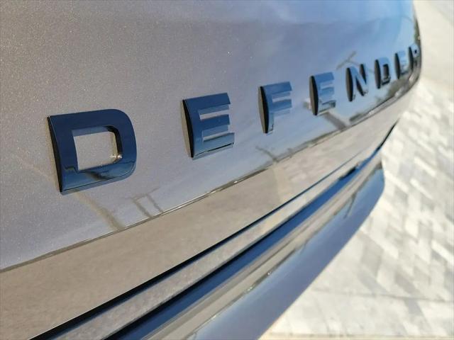 2026 Land Rover Defender P400 X-Dynamic SE