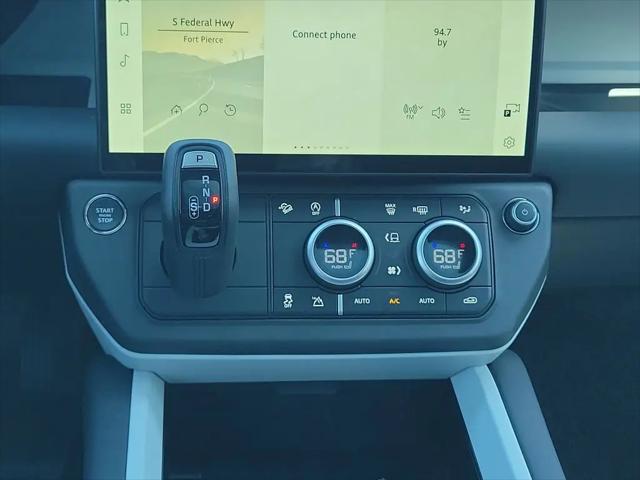2026 Land Rover Defender P400 X-Dynamic SE