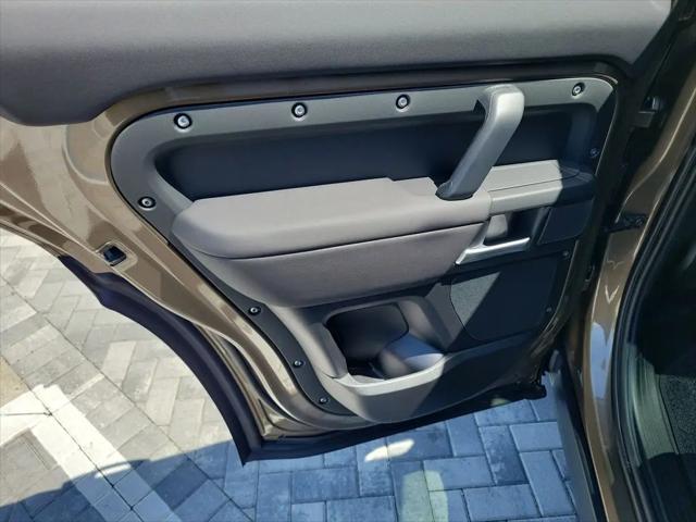 2026 Land Rover Defender P400 X-Dynamic SE