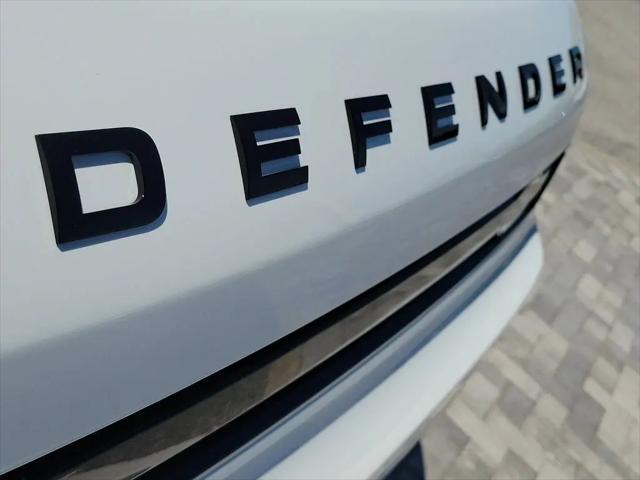 2026 Land Rover Defender P400 X-Dynamic SE
