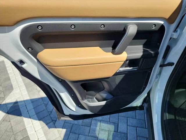 2026 Land Rover Defender P400 X-Dynamic SE