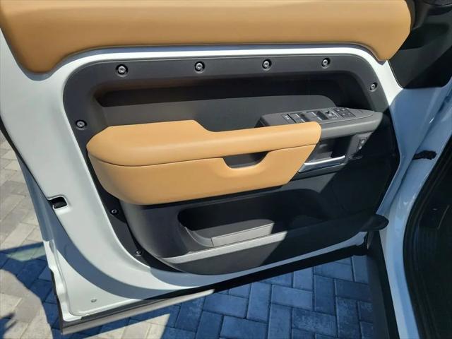2026 Land Rover Defender P400 X-Dynamic SE