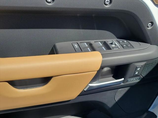 2026 Land Rover Defender P400 X-Dynamic SE