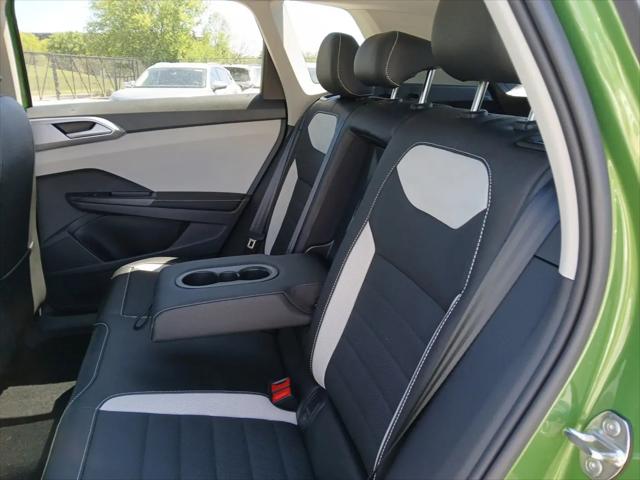 2026 Volkswagen Taos SEL